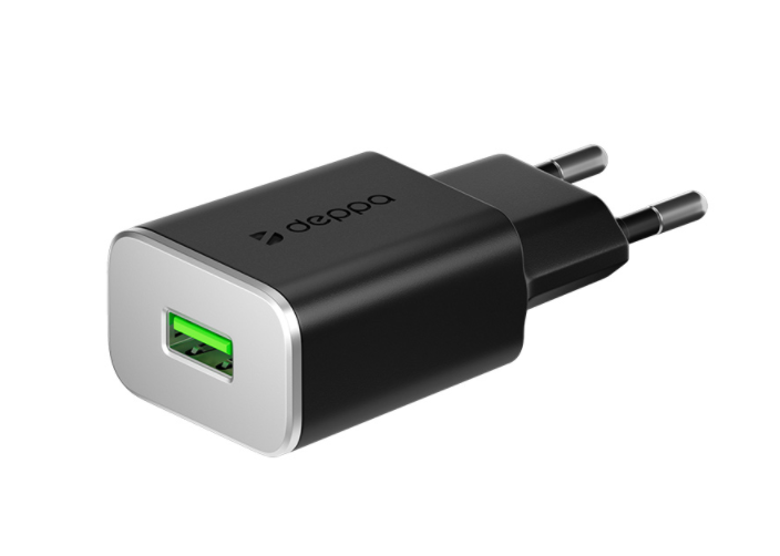 Сетевое зарядное устройство Deppa 11384 USB Quick Charge 3.0 (черное)