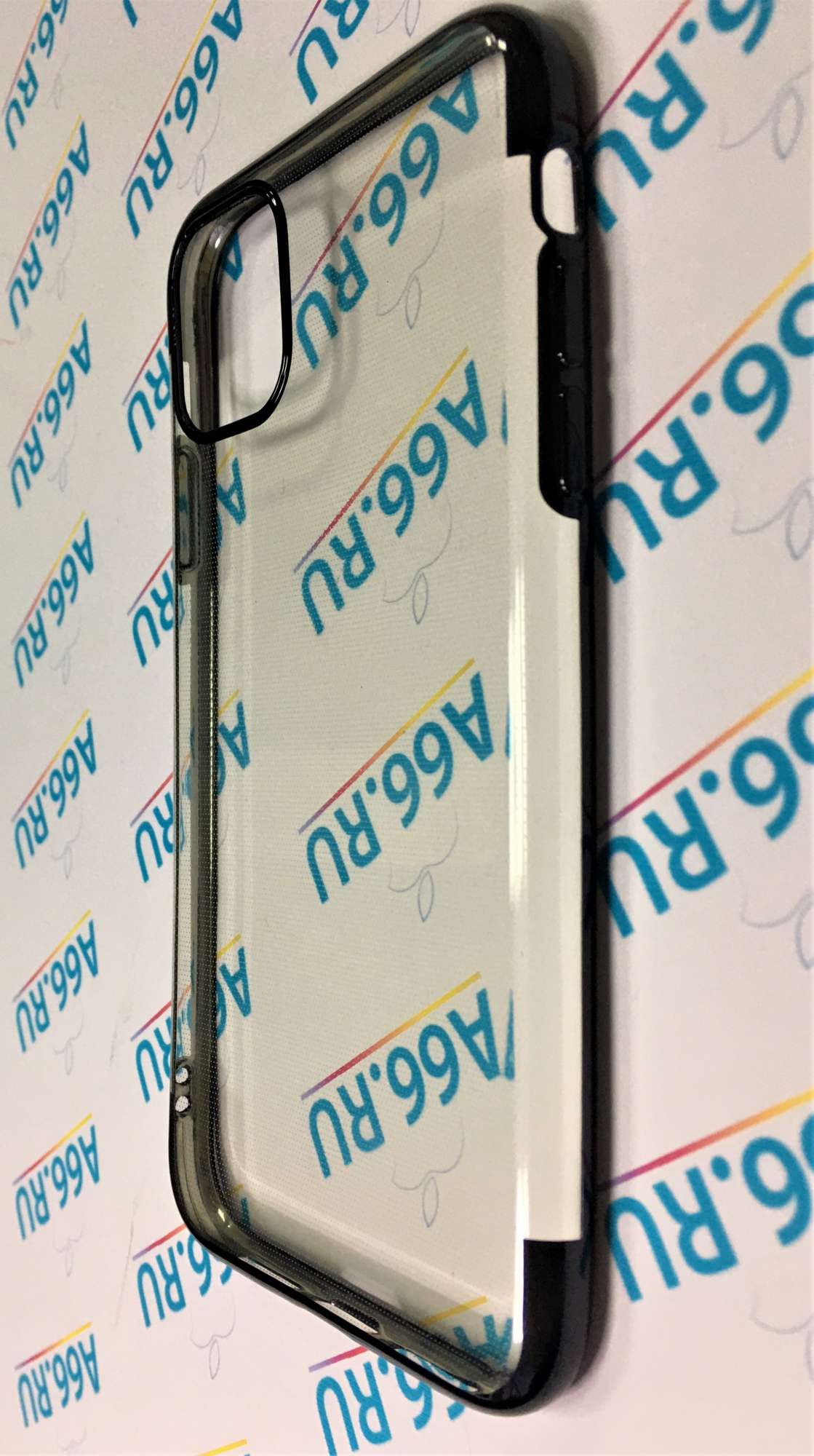 Чехол клип-кейс силиконовый для iPhone 11 (прозрачный с черным)
