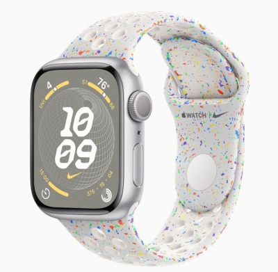 Часы Apple Watch Series 9, 41 мм, корпус из алюминия серебристого цвета, спортивный ремешок Nike цвета «чистая платина», размер M/L