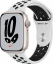 Часы Apple Watch Series 7, 45 мм, корпус из алюминия цвета «сияющая звезда», спортивный ремешок Nike цвета «чистая платина/чёрный» (MKNA3)