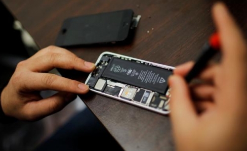 Владельцы iPhone в России осаждают сервис-центры из-за ошибки «1970»